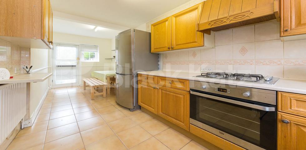 			LET, 3 Bedroom, 1 bath, 1 reception Terraced House			 Wormholt Road, Shepherds Bush